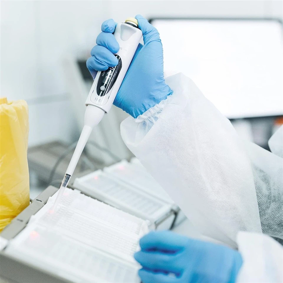 blue nitrile exam gloves